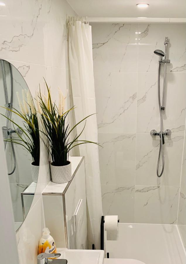 Gaestehaus Zur Uni Klinik Exklusives Apartment Mit Kueche Und Badezimmer 洪堡 外观 照片
